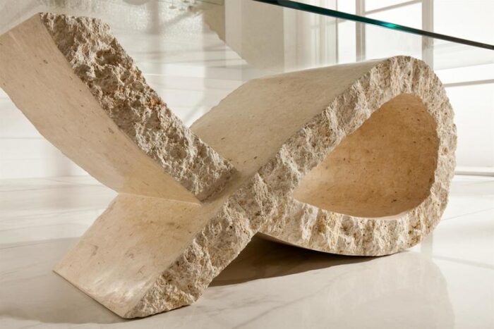 Tavolino in pietra fossile con top in vetro STONES Fiocco